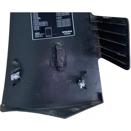 Acabamento Canto Painel Volvo FH 82286404 Original