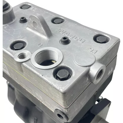 Compressor Ar Mercedes Benz Axor OM457 2 Cilindros Com Furo Wabco