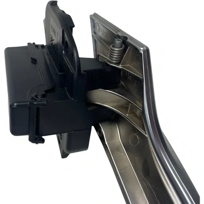 Macaneta Interna Mercedes Benz New Actros LD 0007663624 Original